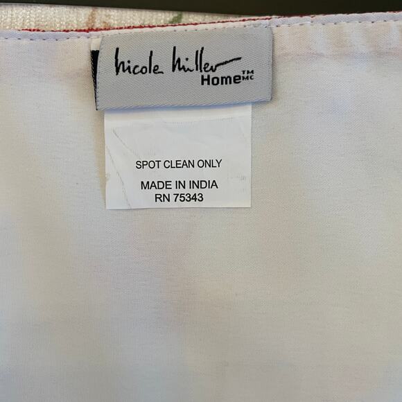 Nicole Miller Valentines Day Heart Placemats 13x19 Pink & Red Floral Set 4 New - Picture 11 of 12